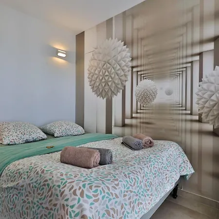 Appartement Avec Toit Terrasse équipé Au Centre Tropez Vue