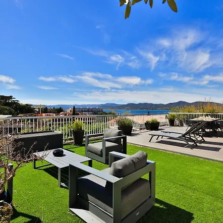 Avec Toit Terrasse Equipe Au Centre Tropez Vue *